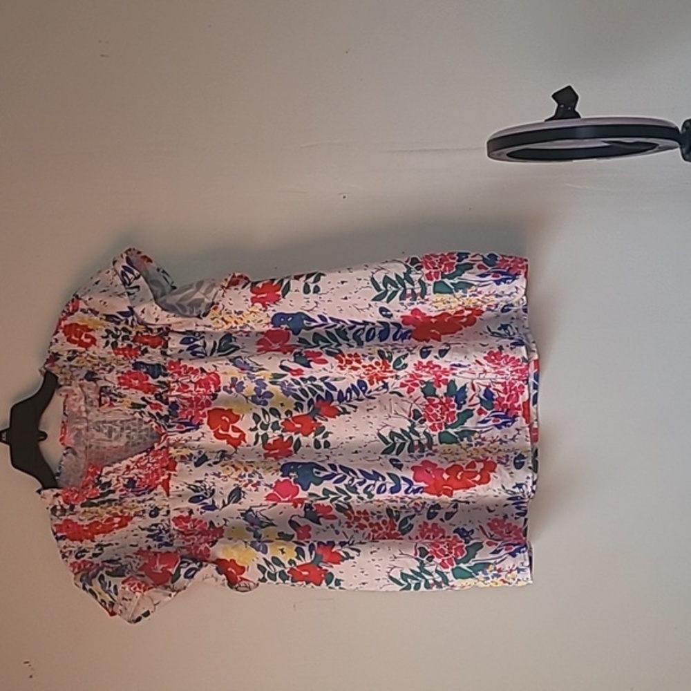 3xTunic Top multicolored flower design NWOT EUC 95%Polyester 5% Spandex
